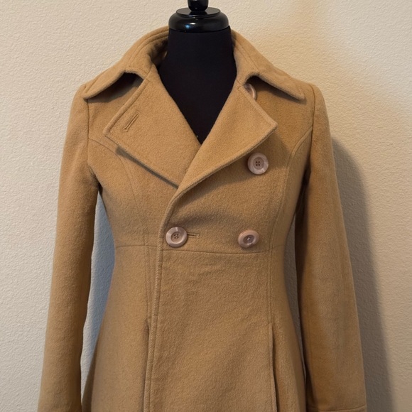 Via Jackets & Blazers - 100% Wool Tan Double-Breasted Women's Coat Siz 6
